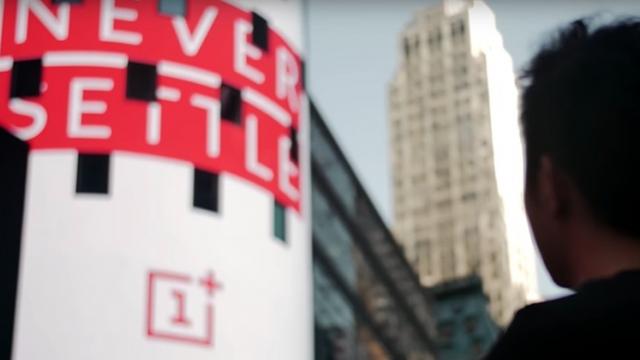 <b>OnePlus 5T se va lansa oficial în New York; ziua debutului este în continuare neștiută</b>Chiar la început de săptămână aflăm o veste interesantă, aceea că flagship-ul OnePlus 5T va fi lansat oficial în New York. CEO-ul companiei este cel care a dezvăluit acest detaliu pe Twitter, dar în continuare nu avem o dată pe care să o asociem