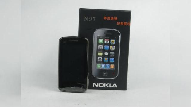 <b>Clona chinezeasca a lui Nokia N97, o imitatie nereusita a originalului?</b>Daca vi se pare ca acest handset arata prea bine pentru un telefon clonat, aflati ca "Nokla N97" este obisnuita copie ieftina, made in China, dupa primul smartphone cu ecran touch si tastatura QWERTY produs de finlandezi. In purul stil chinezesc,...