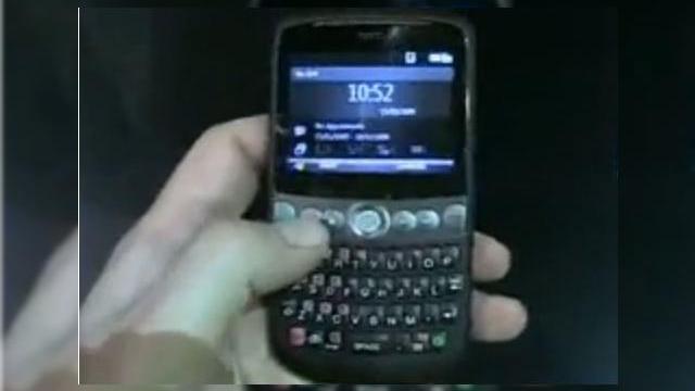<b>HTC Snap in actiune la CTIA 2009 (Video)</b>Dupa ce va anuntam ieri lansarea noului smartphone HTC Snap, iata ca Noah de la Phonedog a avut ocazia sa puna mana pe noul terminal, facandu-i un preview rapid in clipul de mai jos: Avem de-a face cu un handset dotat cu tastatura QWERTY, gros de 12 mm si...