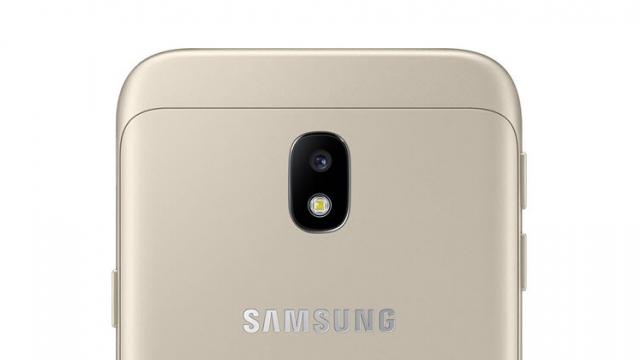 <b>Samsung Galaxy J3 (2018) apare deja în GFXBench, cu un procesor nou; Iată despre ce este vorba</b>În baza de date GFXBench și-a făcut de curând apariția și smartphone-ul Samsung Galaxy J3 (2018), telefon din zona entry-level care astfel își dezvăluie câteva dintre dotările hardware. Descoperim așadar faptul că noul handset