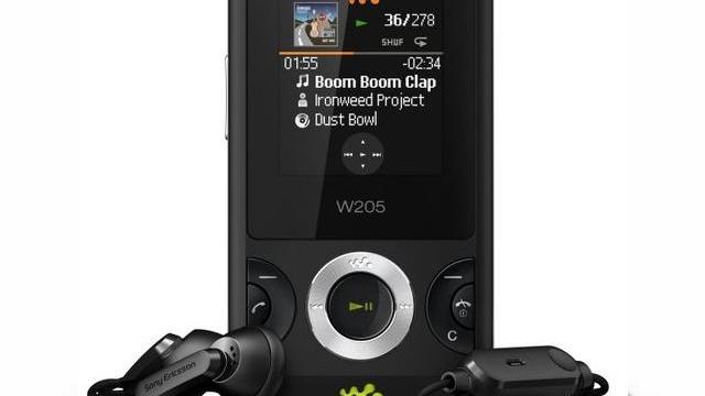 <b>Sony Ericsson W205, experienta muzicala "Walkman", accesibila consumatorilor!</b>Daca sunteti genul de persoana care asculta muzica din mers, veti aprecia noul handset Sony Ericsson W205, un model Walkman accesibil oricarui consumator. Telefonul a fost prezentat de Sony Ericsson astazi, iar el vine cu playerul Walkman, radio FM si...