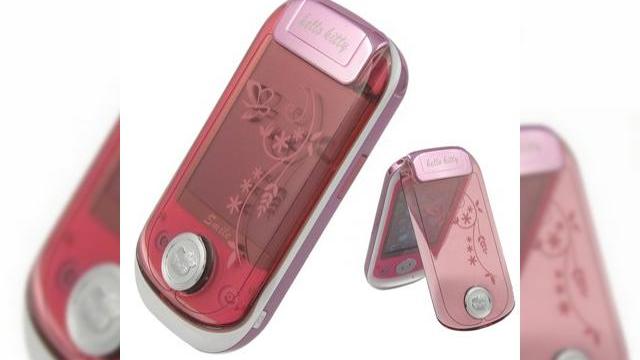<b>DaXian X808, telefonul Hello Kitty</b>Pentru ca tot ne aflam in perioada in care ciresul Sakura a inflorit, aruncam o privire asupra unui alt produs asiatic, celebru pentru faptul ca e roz si dragalas, Hello Kitty. Mai bine zis este vorba despre telefonul DaXian X808, cu tematica Hello Kitty....