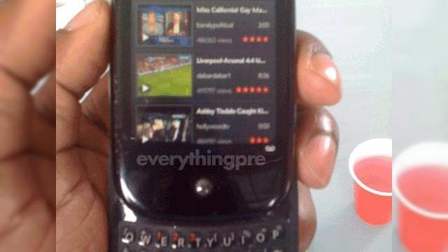 <b>Palm Pre fotografiat din nou, acum si cu o aplicatie YouTube</b>Noi imagini cu Palm Pre pe mana publicului au scapat recent pe web si au fost raspandite via Twitter (lo_toney), fiind apoi scoase de pe site-urile respective. Imaginile prezinta o aplicatie video YouTube ruland pe mult-asteptatul terminal, plus modul de...