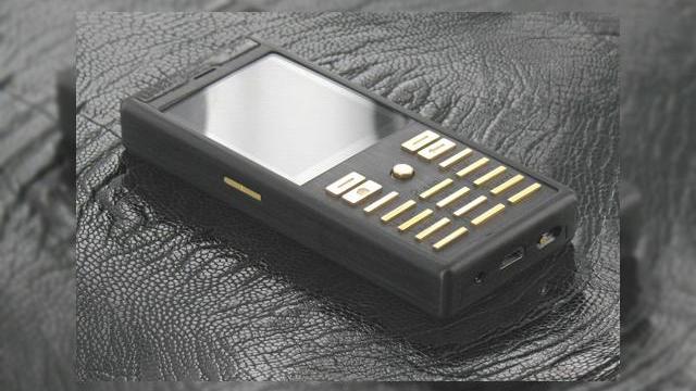 <b>Belleperre Nero Gold, telefonul de lux redefinit</b>Producatorul Belleperre este celebru pentru telefoanele de lux pe care le creaza in Italia si le fabrica de mana in Olanda. Segmentul popularizat initial de Vertu sau Mobiado devine tot mai amplu si iata ca si companii mai mici lanseaza terminale luxoase...