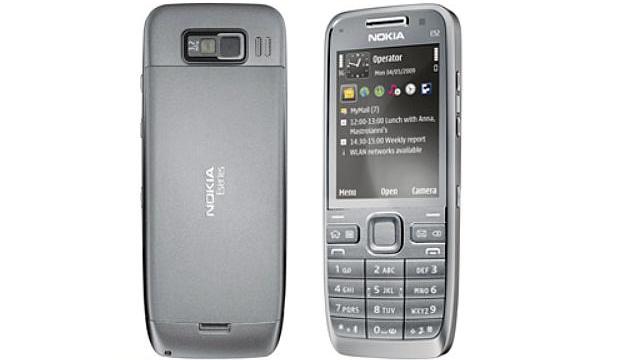 <b>Nokia E52 anuntat oficial astazi, incorporeaza o baterie excelenta</b>Nokia E52 tocmai a fost prezentat oficial astazi in Varsovia, Polonia, avand ca atuu principal o baterie care rezista pana la 8 ore de convorbire. Terminalul vine cu Nokia Messaging, suport Mobile VPN si tehnologia de anulare a zgomotului de fond, pentru...