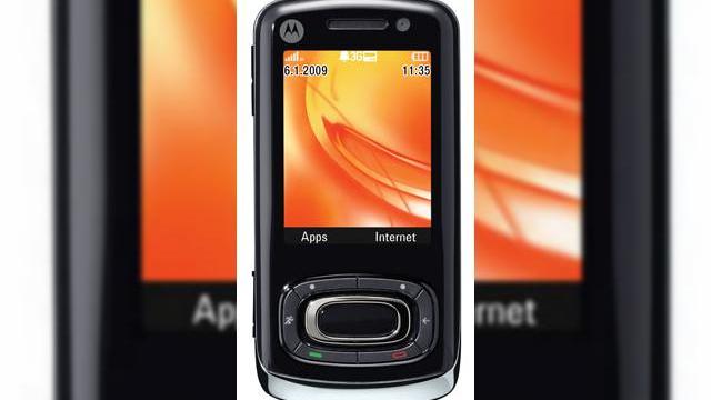 <b>Motorola anunta noul telefon Moto W7 Active Edition, bazat pe control prin gestica</b>Motorola tocmai a anuntat noul model W7, un telefon care incorporeaza un accelerometru si care detecteaza miscarile si orientarea corpului utilizatorului, interpretand miscarile mainilor sale drept comenzi. Moto W7 Active Edition va sosi pe piata din cel...