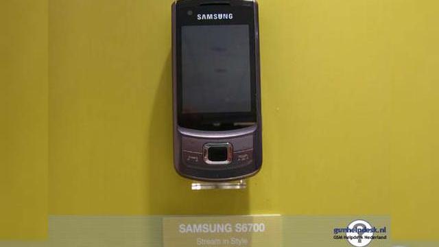 <b>Samsung pregateste doua noi slidere: S6700 si C5510</b>Ca si Nokia, Samsung isi mareste constant numarul de telefoane din clasa medie, dar si low-end, astfel ca putem descoperi cate un model nou sau chiar mai multe saptamanal. De aceasta data, iata ca aflam informatii despre doua noi slidere, Samsung S6700 si...