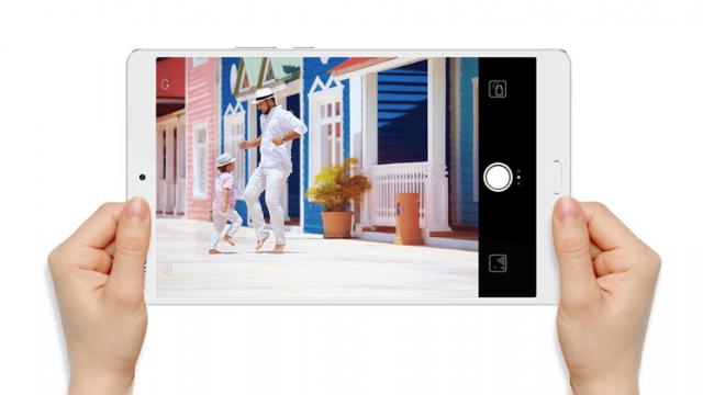 <b>Tableta Huawei MediaPad M4 apare menționată într-un profil UAP; rulează Android Oreo și oferă ecran QHD</b>De multă vreme nu am mai auzit informații despre tablete noi pregătite de Huawei, dar astăzi iese la iveală un asemenea detaliu prin intermediul unui profil UAP (User Agent Profile). Aici s-a descoperit numele unui nou dispozitiv cunoscut