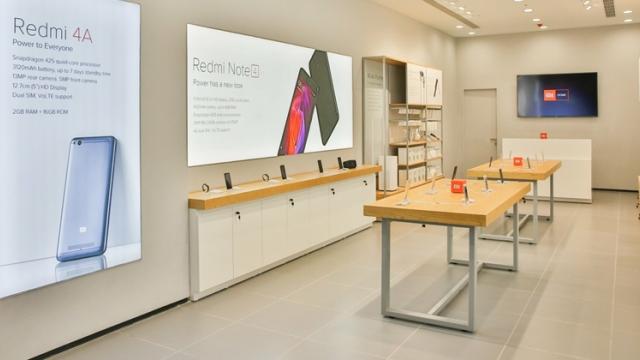 <b>Xiaomi negociază în continuare cu operatorii din SUA pentru lansarea de smartphone-uri pe tărâm american</b>Cei de la Xiaomi au un plan mare în ceea ce privește extinderea și după ce au debutat în Spania și recent în Franța pe platforma Amazon, acum revin la marea dorință, cea de a-și comercializa smartphone-urile pe piața din SUA