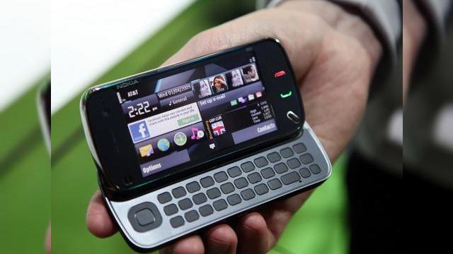 <b>Nokia N97 primeste un update oficial de firmware; numeroase buguri rezolvate</b>La mai putin de o luna de la lansarea lui Nokia N97, iata ca ieri a sosi si primul update oficial de firmware, 11.X.021, plin de bugfixuri si avand un impact pozitiv asupra experientei de utilizare. Noua versiune de firmware e deja disponibila in cateva...