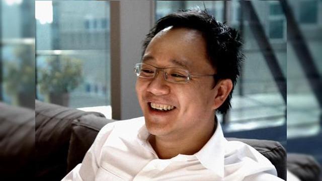 <b>Interviu T3 cu geniul din spatele lui HTC Sense/Hero</b>Cei de la T3 au avut ocazia sa stea de vorba cu Horace Luke, Chief Innovative Officer la HTC, discutand cu acesta despre noua interfata HTC Sense, dar si despre terminalul Hero. Luke afirma ca Sense respecta filozofia HTC, axandu-se pe personalizare si...