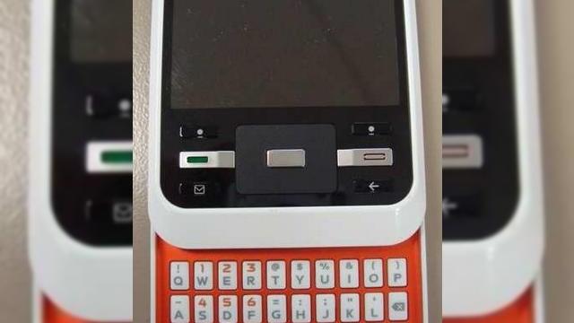 <b>Motorola A45 Murano, scapat de un site brazilian</b>Ceea ce pare a fi un telefon bazat pe messaging, Motorola A45 Murano, tocmai a scapat pe web prin intermediul site-ului brazilian celularcafe.com. Se pare ca telefonul va fi lansat doar in Brazilia, cel putin deocamdata. A45 Murano este un slider, care...