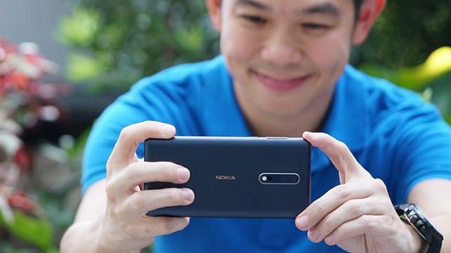 <b>Nokia 8 primeşte o notă modestă în testul DxOMark, doar 68 de puncte; Iată de ce</b>În vreme ce Nokia 8 abia a ajuns pe masa noastră de teste iată că experții foto DxOmark ne oferă detalii despre capabilitățile telefonului în materie de fotografiere. Din păcate veștile nu sunt tocmai bune pentru că smartphone-ul cel nou