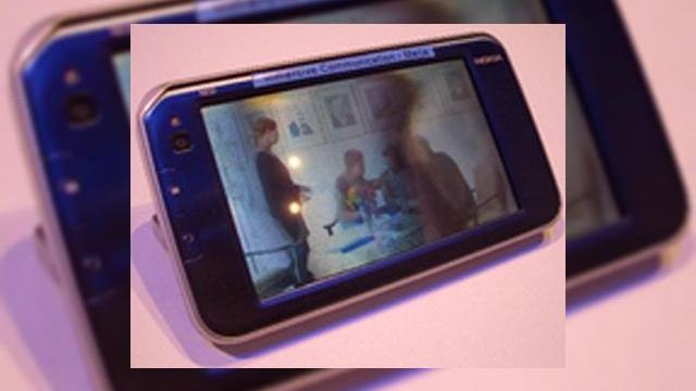 <b>Nokia prezinta Internet Tabletul N810, dotat cu ecran 3D</b>Nu putem spune ca display-urile 3D ne incanta prea mult in acest punct al evolutiei terminalelor mobile, parand mai degraba genul de tehnologie datatoare de dureri de cap. Totusi Nokia a aderat la acest tip de display, prezentand publicul de la Nokia...