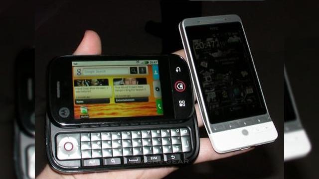 <b>Orange va pune in vanzare telefonul Android Motorola Dext in luna octombrie</b>Anuntat sub numele de Motorola Cliq pentru piata americana, telefonul Android Moto Dext va sosi in Europa prin Orange in luna octombrie. Principalul atuu al handsetului este interfata MOTOBLUR, care permite sincronizarea contactelor, feedurilor,...