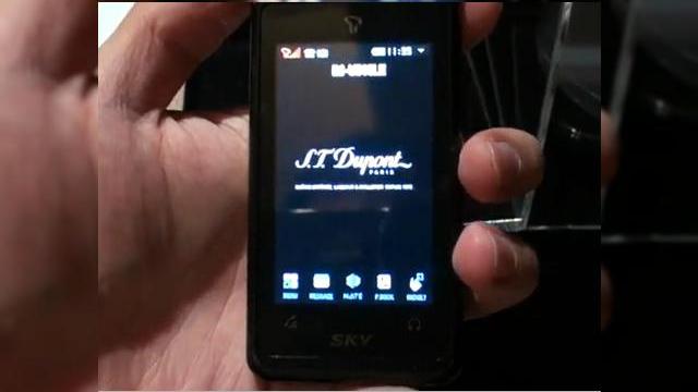 <b>Pantech anunta telefonul de lux Sky DuPont IM-U510LE</b>Urmand modelul caselor de moda Prada, Armani si Dolce&Gabbana, francezii de la S.T. DuPont au intrat pe piata telefoanelor mobile, colaborand cu un mare producator de handseturi pentru a brandui un terminal. Este vorba de Pantech Sky DuPont IM-U510LE,...