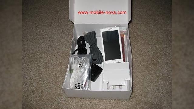 <b>XPERIA X3 scos din cutie si randat 3D</b>Dupa ce aflam ca Sony Ericsson XPERIA X3 va sosi pe piata in luna februarie a anului viitor, iata ca primul telefon Android produs de SE a fost fotografiat, in vreme ce era scos din cutie de un utilizator norocos. In plus, exista si niste reprezentari...