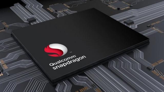 <b>Procesorul Qualcomm Snapdragon 670 îşi dezvăluie specificaţiile, printr-o scăpare; Vine cu GPU Adreno 615</b>În acest an vom asista și la debutul primelor smartphone-uri cu procesor Snapdragon 670 la bord, un chipset de tip octa-core care astăzi își prezintă câteva dintre specificații. Urmând exemplul predecesorului și acesta se remarcă printr-un