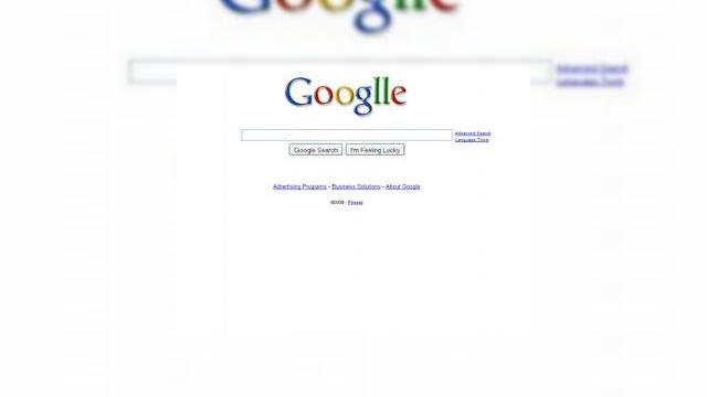 <b>Google sarbatoreste 11 ani de existenta cu... Goog11e</b>In cazul in care nu v-ati retras intr-o hruba netehnologizata in data de 27 septembrie, ati observat probabil ca logo-ul Google arata altfel decat de obicei ieri, fiind scris astfel: Goog11e. Motivul? Gigantul din Mountain View a implinit 11 ani de...