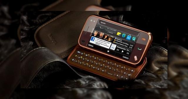 <b>Nokia N97 mini Raoul Limited Edition, un telefon fashion disponibil prin pre-comanda</b>Dupa ce am avut ocazia sa aruncam o privire asupra dotarilor noului smartphone Samsung Armani, care ruleaza Windows Mobile 6.5, iata ca un nou telefon fashion isi face aparitia. Este vorba de Nokia N97 mini Raoul Limited Edition, disponibil sub forma a...