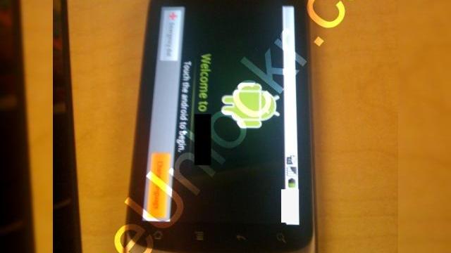 <b>Un telefon HTC Android misterios isi face aparitia... sa fie HTC Dragon?</b>Site-ul The Unlockr a publicat in premiera imagini cu un nou si misterios terminal HTC care ruleaza OS-ul Google Android. Speculatiile afirma ca acest model ar putea fi de fapt HTC Dragon, un nume pe care l-am mai auzit de nenumarate ori, printre...