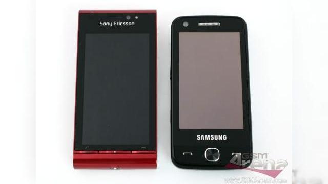 <b>Samsung Pixon12 versus Sony Ericsson Satio: duelul camerelor de 12 megapixeli</b>Cei de la GSM Arena au facut o comparatie intre cele mai tari cameraphone-uri ale momentului, Sony Ericsson Satio si Samsung Pixon12, ambele dotate cu senzori foto de 12 megapixeli. Terminalul Samsung a fost lansat cu cateva luni inaintea celui Sony...