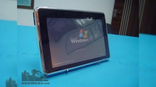 <b>Terminalul portabil Shenzen, un veritabil Apple Tablet?</b>Desi nu am vazut inca vreo imagine oficiala cu tabletul Apple, exista si alte produse similare demne de luat in seama, asta in vreme ce asteptam vesti de la Cupertino. Aparent terminalul din imaginea de mai jos, Shenzen P88 este un tablet care ar putea...