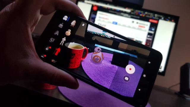 <b>Google ARCore iese din beta, ajunge la versiunea 1.0 şi dă ghes întregului segment Augmented Reality</b>Google are planuri măricele pentru MWC 2018, urmând să discute despre Android Go, Android One, dar şi despre Google Assistant. Înainte să înceapă lansările au scos din beta iniţiativa lor Augmented Reality. Astfel, Google ARCore ajunge la versiunea 1.0..