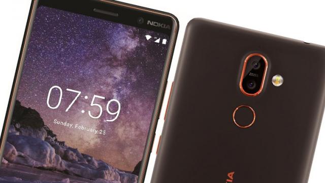 <b>MWC 2018: Nokia 7 Plus devine oficial - telefon dintr-o bucată de aluminiu, cu camera duala Zeiss</b>Ieri în cadrul evenimentului de la MWC 2018, HMD Global a anunţat un nou telefon high midrange, care vine în completarea lui Nokia 6 şi Nokia 7. E vorba despre Nokia 7 Plus, pe care îl puteţi admira mai jos şi care ajunge în magazine în aprilie la..