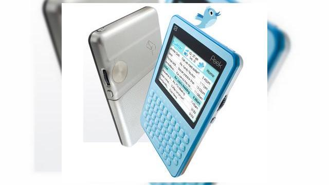 <b>TwitterPeek, terminalul pentru fanii Twitter</b>Peek este creatorul unui terminal wireless care permite trimiterea de e-mail-uri din mers, fara probleme. Compania a creat acum un nou produs, de aceasta data destinat fanilor Twitter si purtand numele de TwitterPeek. &nbsp; &nbsp; Acest nou gadget...