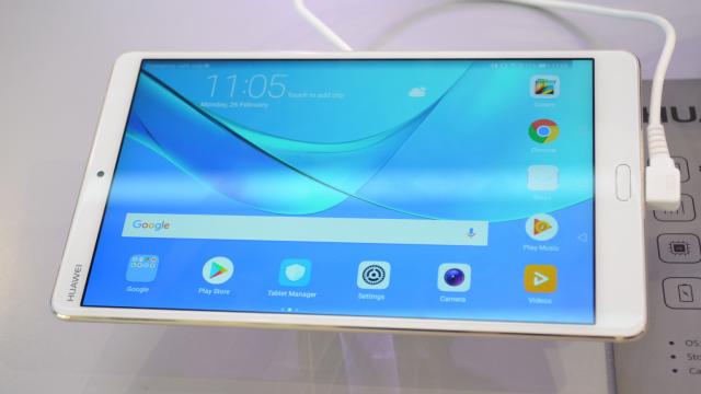 <b>MWC 2018: Huawei anunţă tabletele MediaPad M5, în variante de 8 inch, 10 inch şi un model Pro</b>Conferinţa Huawei de azi a avut loc, în cadrul MWC 2018 şi ne-a adus aşa cum ne aşteptăm o nouă serie de tablete. E vorba despre Huawei MediaPad M5, care include modele de 8 inch şi 10 inch, dar şi o versiune high end Pro.