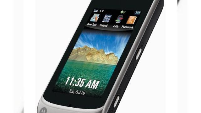 <b>Motorola anunta telefonul cu touchscreen Crush</b>Motorola Crush este cel mai nou telefon mobil cu ecran touch al producatorului american, iar el va sosi pe piata locala in ultimul trimestru al acestui an si probabil apoi si in Europa. Lista de specificatii a noului handset Moto include o baterie care...