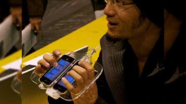 <b>Ocarina, instrumentul muzical bazat pe iPhone, acum cu un upgrade</b>Dupa ce am vazut ca iPhone-urile pot fi folosite ca instrumente muzicale, in cadrul orchestrei de la Stanford, iata ca handsetul a evoluat si este acum incorporat intr-o "Ocarina" si mai inedita. Si asta in conditiile in care a existat chiar un concert pe...