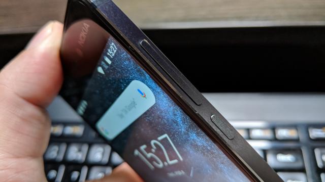 <b>Nokia 6: Hardware fără mari sacrificii, în afară de CPU</b>Nokia 6 reprezintă best seller-ul celor de la Nokia pe anul 2017, când vine vorba de telefoane cu Android. A devenit hit rapid în China, debutând în premieră acolo şi a ajuns apoi şi la nivel global, e drept mai uşor de găsit în versiunea cu 3 GB RAM..