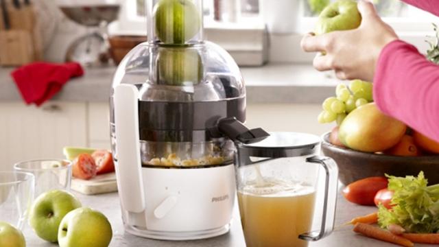 <b>Echipează-ți bucătăria cu strictul tech necesar cheltuind sub 1000 lei! Iată ce ne propune eMAG</b>În aceste zile cei de la eMAG organizează o campanie de reduceri pentru electrocasnice, ocazie ideală pentru cei care vor să facă un upgrade casei în materie de produse tech. Noi am adunat 5 produse din această campanie actuală pe care le