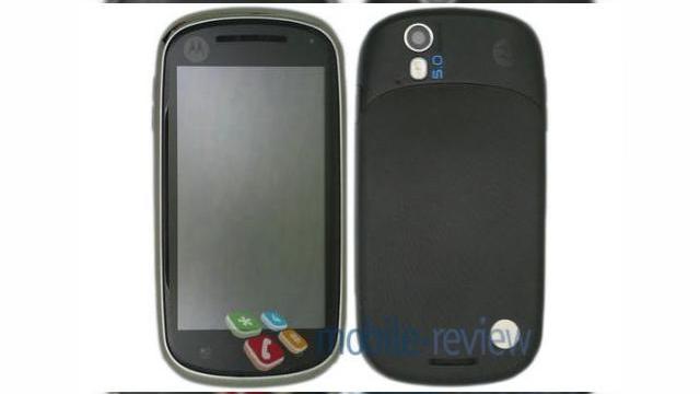 <b>Telefoanele Android Motorola XT800 (Zeppelin) si MT710, acum in noi imagini scapate pe web</b>Daca modelele Motorola MT710 si Motorola Zeppelin nu va spun nimic, aflati ca acestea sunt 2 terminale Android neanuntate inca, dar care ar trebui sa soseasca in curand pe piata chineza. &nbsp; &nbsp; Zeppelin este cunoscut si ca Motorola XT800 si este un...