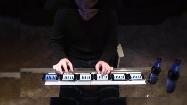 <b>6 iPhone-uri fac un pian excelent (Video)</b>Daca am fi reprezentantii unui operator de telefonie care vinde iPhone-uri, am folosi exemplul de virtuozitate de mai jos drept metoda de promovare. Cum ar arata un artist care canta la iPhone-uri la metrou diverse melodii cunoscute? Iata o persoana...