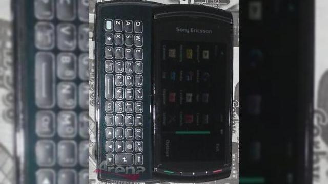 <b>Smartphone misterios Sony Ericsson, fotografiat si comparat cu modelul Kurara</b>Cei de la GSM Arena au primit o imagine de la unul dintre cititori, reprezentand un model Sony Ericsson necunoscut pana acum, care aduce foarte mult cu handsetul Kurara, dar cu o tastatura QWERTY in plus. &nbsp; &nbsp; Acesta ar putea fi un nou model Sony...