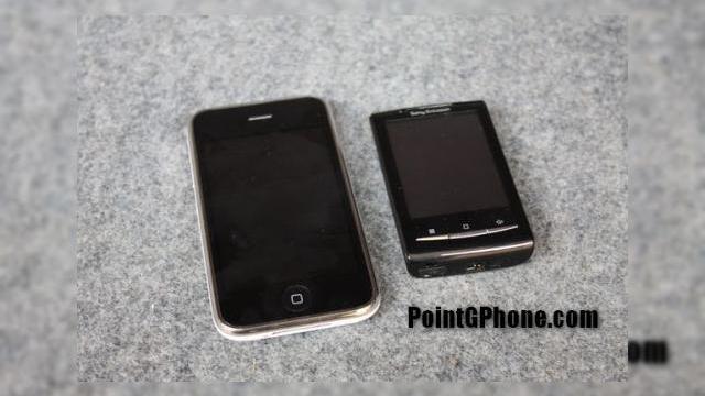 <b>Sony Ericsson Robyn, fotografiat din nou, XPERIA X10 Mini impresioneaza placut</b>Cu cateva zile in urma am descoperit ca Sony Ericsson XPERIA X10 va avea o versiune Mini, ce va purta numele de Sony Ericsson Robyn. Telefonul este prezent in imaginea de mai jos, dar din pacate nu avem confirmarea celor de la SE in legatura cu...