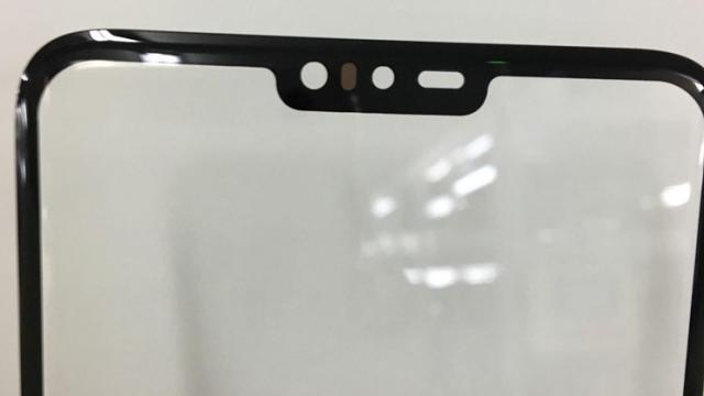 <b>Acesta ar fi panoul frontal destinat flagship-ului LG G7! Iată o fotografie reală</b>În următoarea perioadă este așteptat și debutul smartphone-ului LG G7, un terminal ce va adopta la rândul său un ecran cu decupaj fix cum au făcut și alte modele de curând. Vedem astăzi o fotografie reală a panoului frontal ce confirmă acest