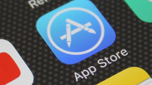 <b>Apple face curățenie în App Store; Elimină mai bine de 100.000 aplicații vechi</b>În 2016 cei de la Apple dezvăluiau că au în plan realizarea unei curățenii generale în magazinul AppStore, asta cu scopul de a elimina aplicațiile vechi și cele care nu respectă regulile actuale ale companiei. Astăzi descoperim că de la