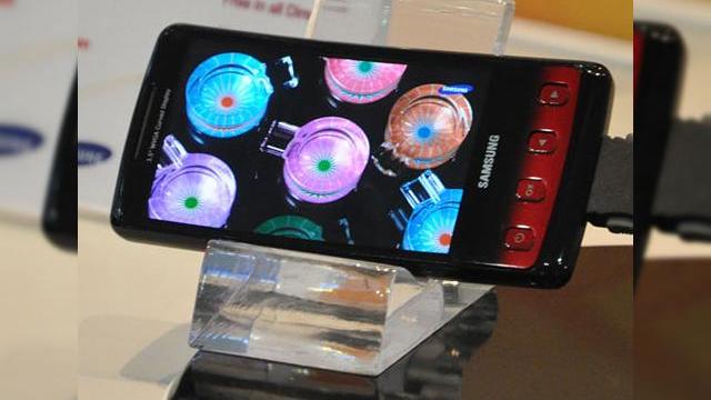 <b>Telefoanele Samsung vor folosi ecrane AMOLED cu senzor touch</b>Filiala Samsung, Samsung Mobile Display a anuntat ca a pornit productia in masa de panouri AMOLED care incorporeaza senzori touch. Producatorul asiatic afirma ca integrarea unui astfel de senzor va permite utilizatorilor sa beneficieze de imagini cat mai...