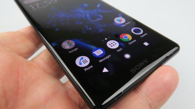<b>Sony Xperia XZ2: OS, UI, aplicaţii cu Oreo, seamless update, numai bunătăţi</b>Sony Xperia XZ2 nici nu are nevoie să epateze la capitolul software, pentru că deja ştim că Xperia-urile de anul trecut au inaugurat Oreo preinstalat şi doar nu era să vină flagship-ul din 2018 cu vreun Nougat, corect? Terminalul de faţă are Android 8.0.0