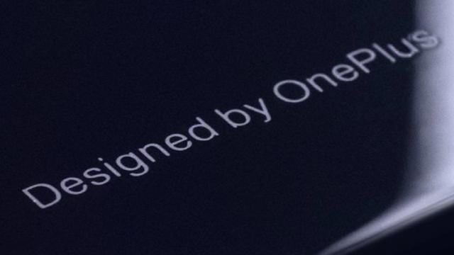 <b>OnePlus 6 ar putea debuta oficial pe 18 mai şi se vehiculează un nou preț de pornire</b>Semne cu privire la faptul că flagship-ul OnePlus din prima parte a acestui an are de gând să sosească mai devreme sosea încă de luna trecută când dacă nu mă înșel porneau și teaserele oficial. Se pare că într-adevăr așa vor sta lucrurile dacă ne 