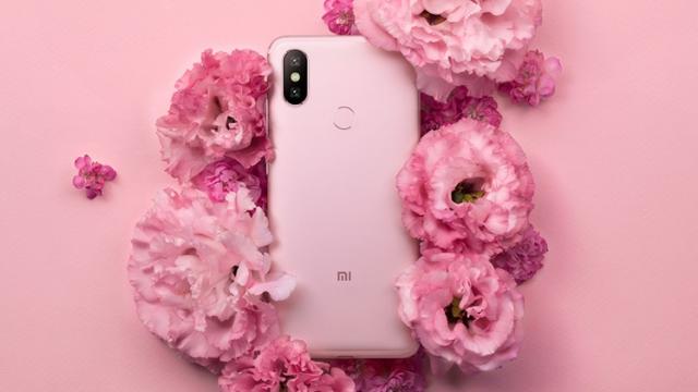 <b>Xiaomi mai are în pregătire un smartphone Android One, pe lângă Xiaomi Mi A2</b>Pe seama unor fișiere firmware cei de la XDA-Developers au descoperit în aceste zile și faptul că Xiaomi mai are în pregătire un smartphone Android One, asta pe lângă modelul Mi A2 ce urmează a debuta în curând. Cel mai probabil este vorba
