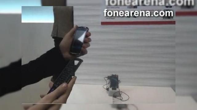 <b>Primul telefon separabil din lume, prezentat in actiune la MWC (Video)</b>Compania japoneza NTT DoCoMo a fost prezenta la MWC 2010, unde a prezentat la standul sau originalul terminal mobil separabil, cunoscut drept Separate Keitai. Handsetul este fabricat de catre Fujitsu si este cunoscut si sub numele de F-04B. El se poate...