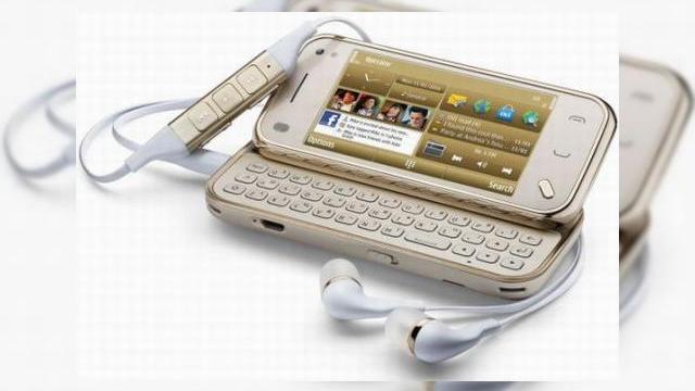 <b>Nokia N97 mini, acum Golden Edition!</b>Dupa ce am aflat ieri ca Nokia considera telefonul N97 un esec, iata ca astazi descoperim ca varianta mini a handsetului este acum disponibila intr-o versiune impodobita cu aur. Sa fie acest Nokia N97 mini Gold Edition un "esec aurit"? Handsetul de lux...
