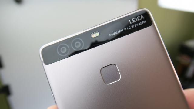 <b>Huawei P9 și alte 6 terminale ale producătorului chinez primesc Android Oreo Beta</b>Descoperim astăzi faptul că Huawei tocmai ce a început să ofere versiuni Beta ale lui Android Oreo pentru un număr de 7 smartphone-uri din portofoliu. Printre acestea se numără și Huawei P9, un dispozitiv care la vremea lansării