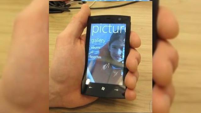 <b>Windows Phone 7 Series, acum cu mai multe detalii (Video)</b>De la prezentarea oficiala a lui Windows Phone 7 Series la MWC 2010 am vazut numeroase clipuri care ofera detalii despre aceasta platforma, dar nici unul atat de concis si bine realizat precum urmatorul: &nbsp; &nbsp; Ceea ce puteti vedea mai sus este un...