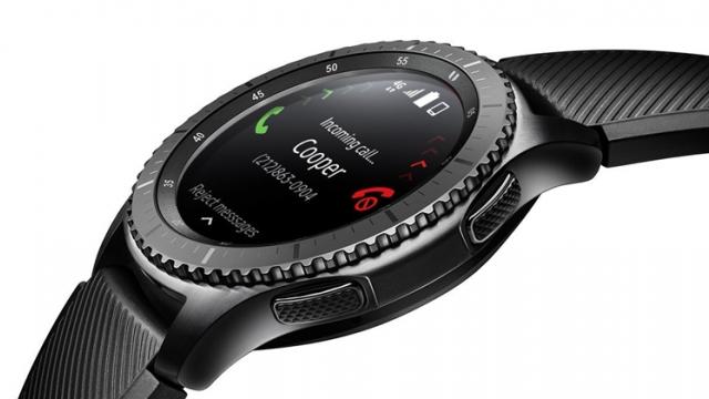 <b>Samsung lucrează împreună cu Google la dezvoltarea unui smartwatch cu Wear OS; Renunță coreenii la Tizen OS?</b>O veste ce vine astăzi sub formă de zvon este aceea că Samsung ar lucra împreună cu Google la dezvoltarea unui smartwatch cu Wear OS, asta după ce în ultimii ani sud-coreenii au adus pe piață numai dispozitive cu Tizen OS la bord, un sistem
